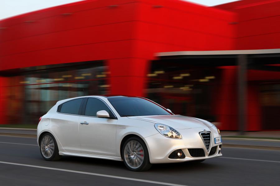  Alfa Romeo Giulietta 2010 года  (фото 42 из 61)